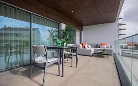 Modern & Charming Apartment W/Pool By Lovelystay